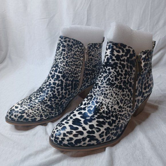 New Journee Collection Rebel Women’s ankle boot, leopard print, size 8 - Picture 3 of 6